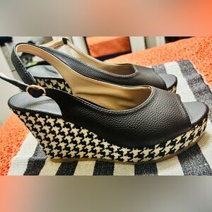 Super cute gingham wedges never worn